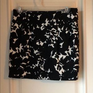 Forever 21 black and white mini skirt